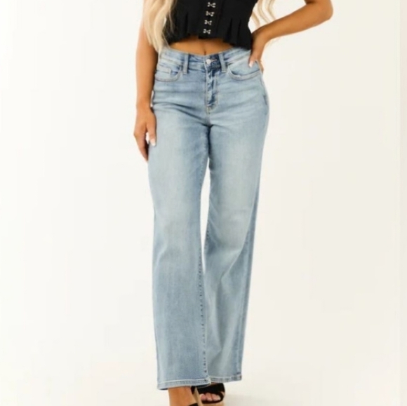 Judy Blue Denim - Judy Blue NWTHigh Rise Light Wash Straight Leg Jeans Denim size 9 / 29 waist NWT